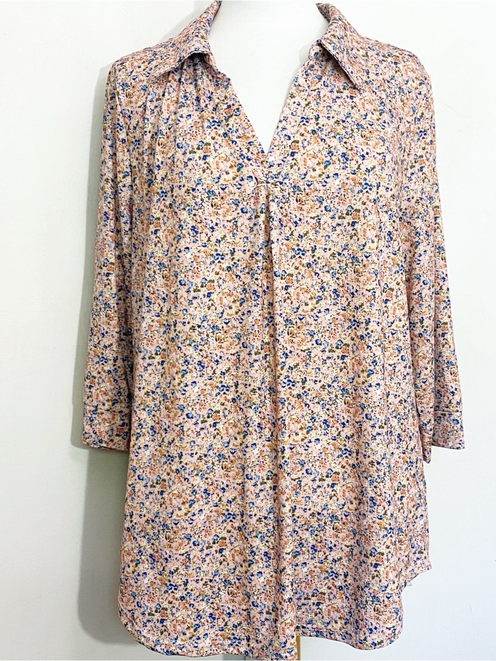 Bulotus Floral V-Neck Collared 3/4 Sleeve Tunic Top — Pink Floral Knit 2XL